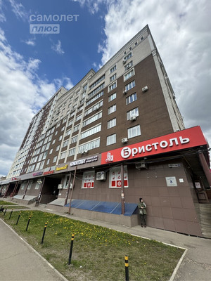 Продам трехкомнатную (3-комн.) квартиру, Красных Зорь ул, 8, Иваново г