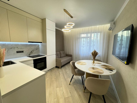 Продам трехкомнатную (3-комн.) квартиру, Маршала Жукова пр-кт, 18, Ростов-на-Дону г