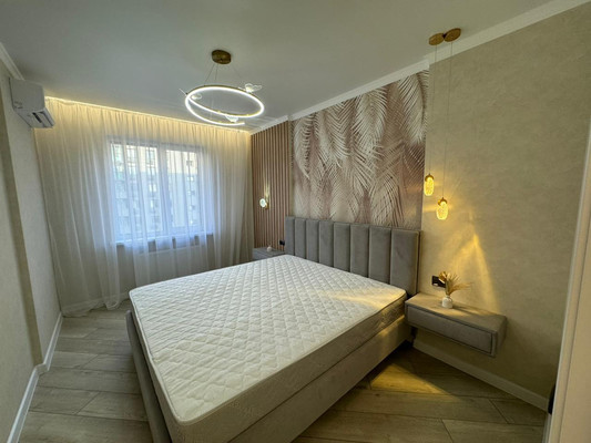 Продам трехкомнатную (3-комн.) квартиру, Маршала Жукова пр-кт, 18, Ростов-на-Дону г
