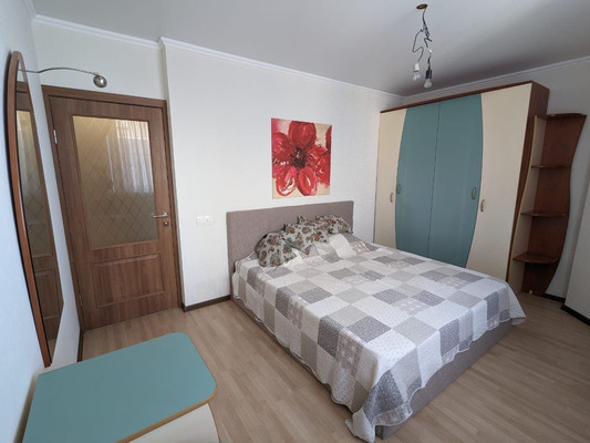 Продам двухкомнатную (2-комн.) квартиру, Тружеников ул, 33, Ростов-на-Дону г