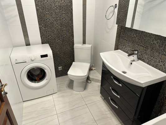 Продам трехкомнатную (3-комн.) квартиру, Таганрогская ул, 139/11, Ростов-на-Дону г