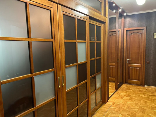 Продам трехкомнатную (3-комн.) квартиру, Таганрогская ул, 139/11, Ростов-на-Дону г
