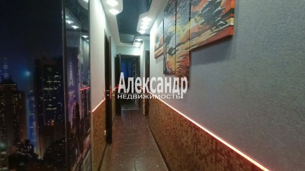 Продам трехкомнатную (3-комн.) квартиру, 2-я Жерновская ул, 25, Санкт-Петербург г