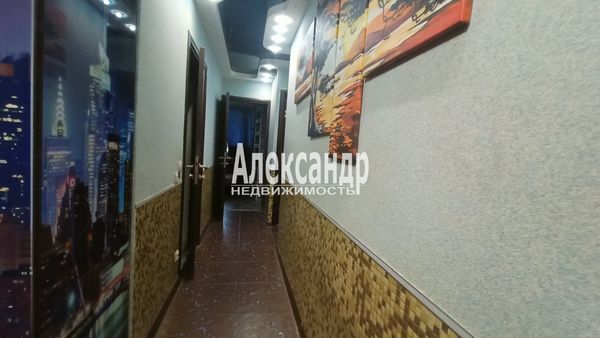 Продам трехкомнатную (3-комн.) квартиру, 2-я Жерновская ул, 25, Санкт-Петербург г