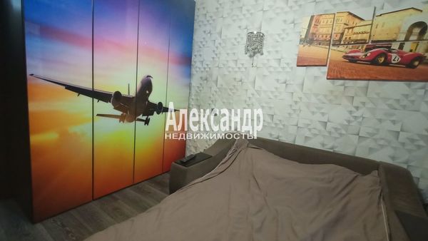 Продам трехкомнатную (3-комн.) квартиру, 2-я Жерновская ул, 25, Санкт-Петербург г