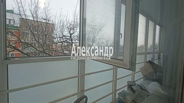 Продам трехкомнатную (3-комн.) квартиру, 2-я Жерновская ул, 25, Санкт-Петербург г