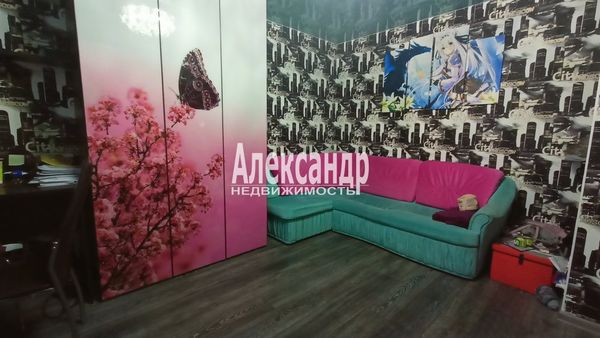 Продам трехкомнатную (3-комн.) квартиру, 2-я Жерновская ул, 25, Санкт-Петербург г