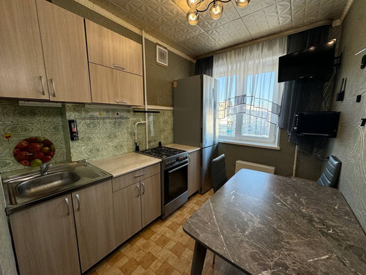 Продам трехкомнатную (3-комн.) квартиру, Юности б-р, 10, Комсомольск-на-Амуре г