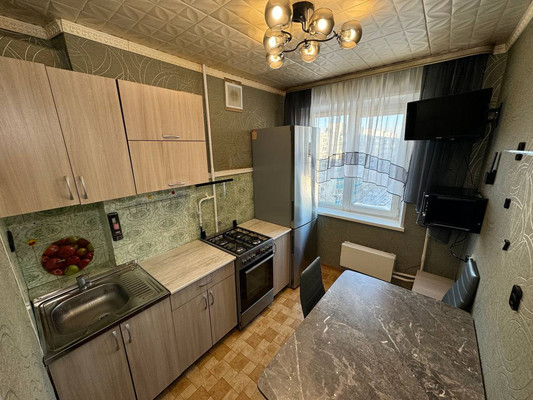 Продам трехкомнатную (3-комн.) квартиру, Юности б-р, 10, Комсомольск-на-Амуре г
