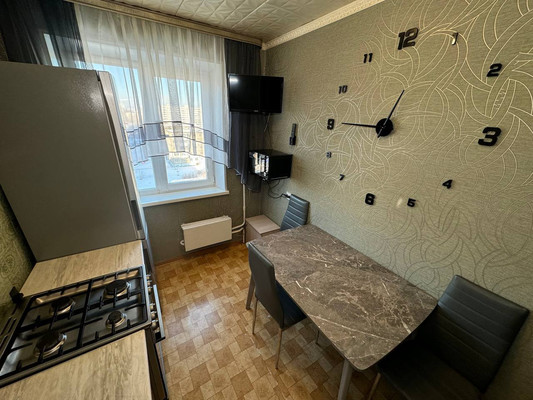 Продам трехкомнатную (3-комн.) квартиру, Юности б-р, 10, Комсомольск-на-Амуре г