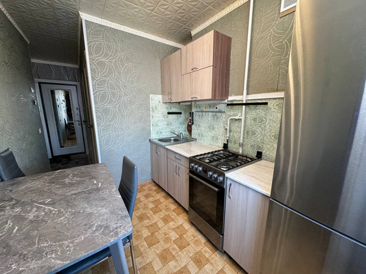 Продам трехкомнатную (3-комн.) квартиру, Юности б-р, 10, Комсомольск-на-Амуре г