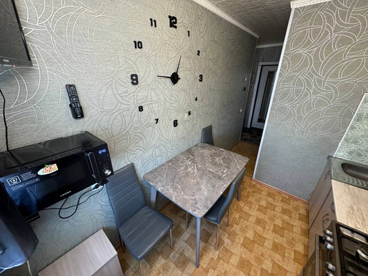 Продам трехкомнатную (3-комн.) квартиру, Юности б-р, 10, Комсомольск-на-Амуре г