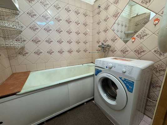 Продам трехкомнатную (3-комн.) квартиру, Юности б-р, 10, Комсомольск-на-Амуре г