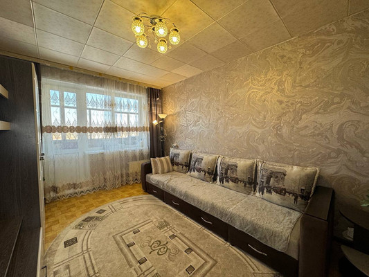 Продам трехкомнатную (3-комн.) квартиру, Юности б-р, 10, Комсомольск-на-Амуре г