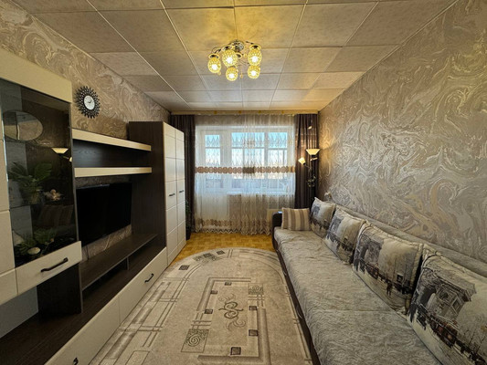 Продам трехкомнатную (3-комн.) квартиру, Юности б-р, 10, Комсомольск-на-Амуре г