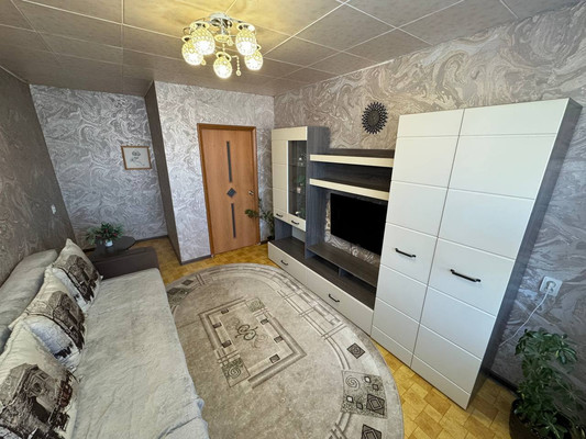 Продам трехкомнатную (3-комн.) квартиру, Юности б-р, 10, Комсомольск-на-Амуре г