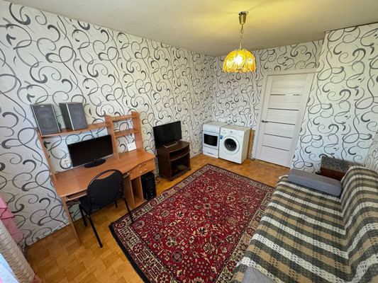Продам трехкомнатную (3-комн.) квартиру, Юности б-р, 10, Комсомольск-на-Амуре г