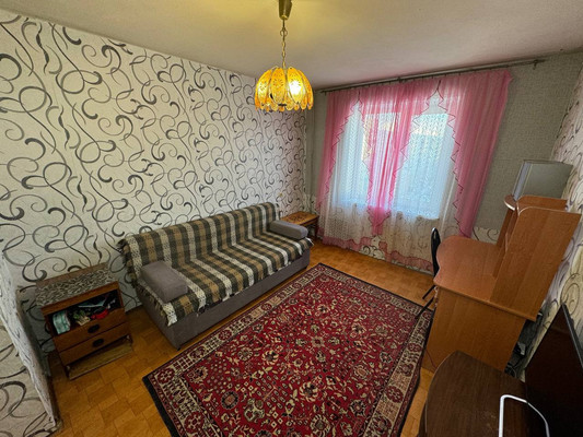 Продам трехкомнатную (3-комн.) квартиру, Юности б-р, 10, Комсомольск-на-Амуре г