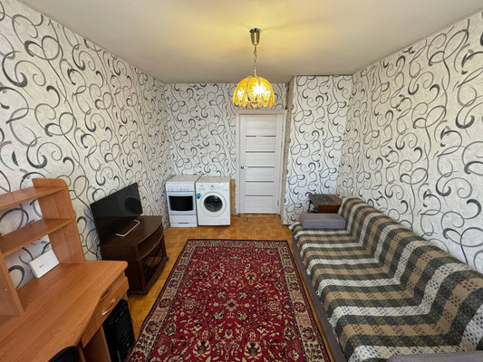 Продам трехкомнатную (3-комн.) квартиру, Юности б-р, 10, Комсомольск-на-Амуре г