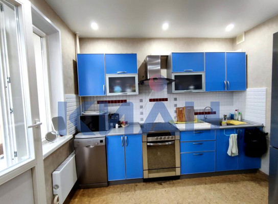 Продам трехкомнатную (3-комн.) квартиру, Кутузова ул, 73а, Красноярск г