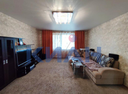 Продам трехкомнатную (3-комн.) квартиру, Кутузова ул, 73а, Красноярск г