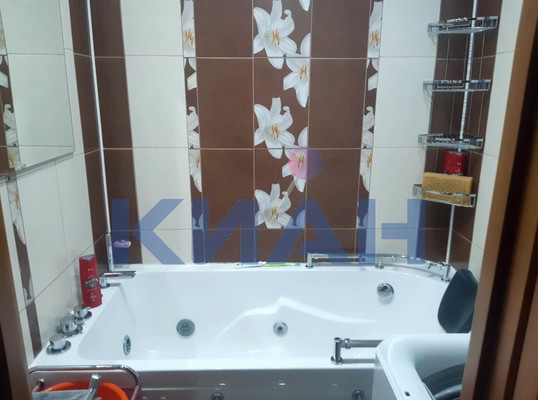 Продам трехкомнатную (3-комн.) квартиру, Кутузова ул, 73а, Красноярск г