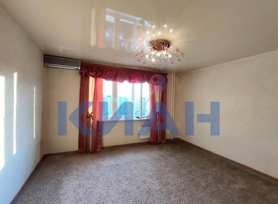 Продам трехкомнатную (3-комн.) квартиру, Кутузова ул, 73а, Красноярск г