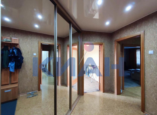 Продам трехкомнатную (3-комн.) квартиру, Кутузова ул, 73а, Красноярск г