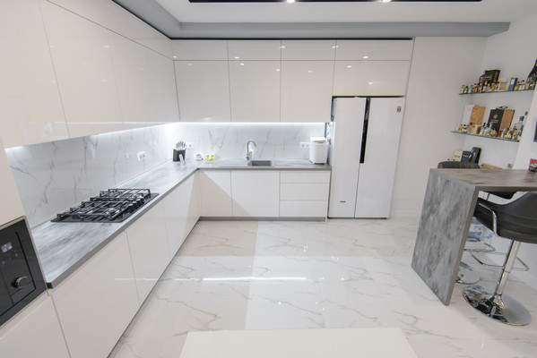 Продам трехкомнатную (3-комн.) квартиру, Матросова ул, 35, Ростов-на-Дону г