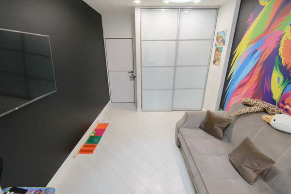 Продам трехкомнатную (3-комн.) квартиру, Матросова ул, 35, Ростов-на-Дону г