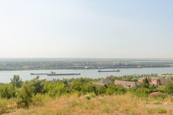 Продам трехкомнатную (3-комн.) квартиру, Матросова ул, 35, Ростов-на-Дону г
