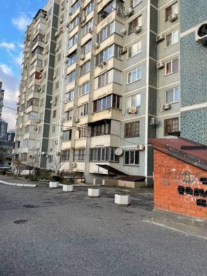 Продам трехкомнатную (3-комн.) квартиру, Красных Партизан ул, 4/3, Краснодар г