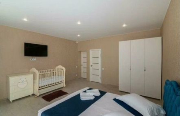 Продам торговое помещение 283 м2, Им. А. Айвазяна пер, 20, Семидворье п