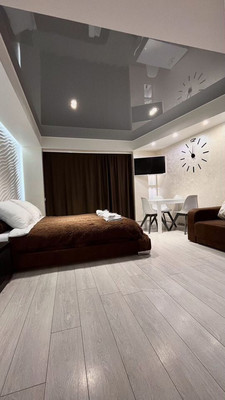 Продам торговое помещение 400 м2, Лазурная ул, 19а, Отрадное пгт