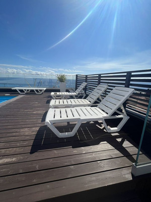 Продам торговое помещение 400 м2, Лазурная ул, 19а, Отрадное пгт