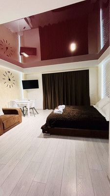 Продам торговое помещение 400 м2, Лазурная ул, 19а, Отрадное пгт