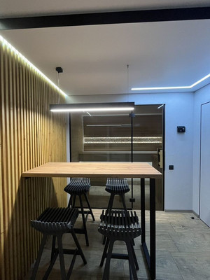 Продам торговое помещение 400 м2, Лазурная ул, 19а, Отрадное пгт