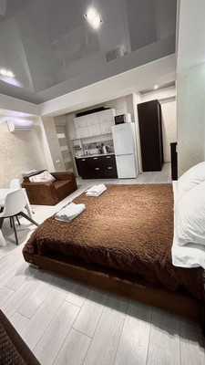 Продам торговое помещение 400 м2, Лазурная ул, 19а, Отрадное пгт