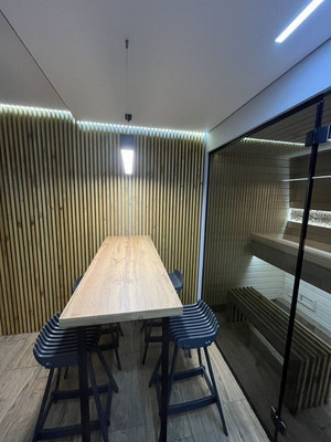 Продам торговое помещение 400 м2, Лазурная ул, 19а, Отрадное пгт