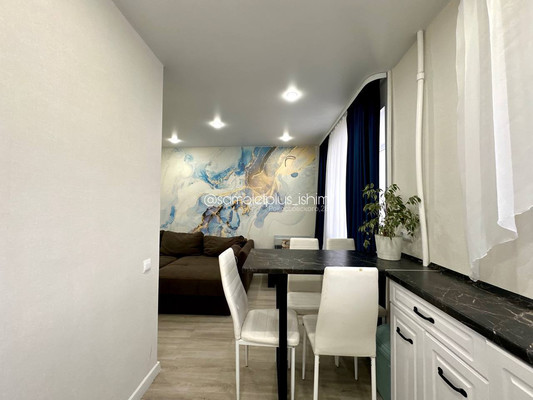 Продам трехкомнатную (3-комн.) квартиру, Малая Садовая ул, 58, Ишим г