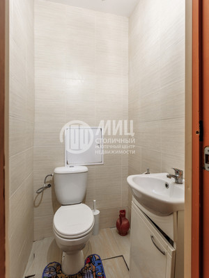 Продам трехкомнатную (3-комн.) квартиру, Синявинская ул, 11к5, Москва г