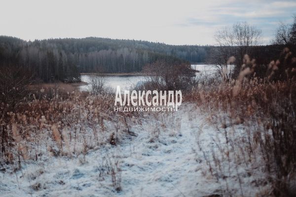 Продам участок 15 соток, ИЖС, район п. Харвиа тер, 200 км от города