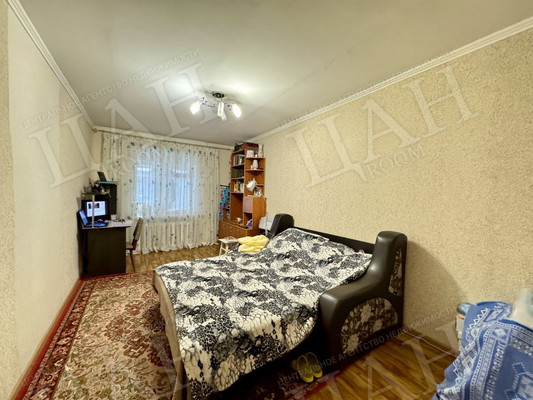 Продам трехкомнатную (3-комн.) квартиру, Долина Роз ул, 8, Ессентуки г