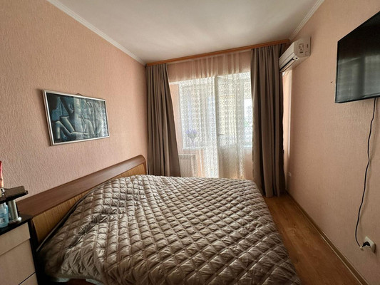 Продам двухкомнатную (2-комн.) квартиру, Толстого ул, 140а, Анапа г