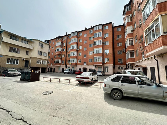 Продам двухкомнатную (2-комн.) квартиру, Толстого ул, 140а, Анапа г