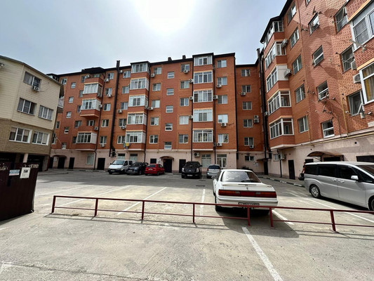 Продам двухкомнатную (2-комн.) квартиру, Толстого ул, 140а, Анапа г