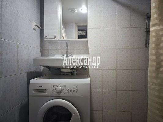 Продам комнату в 4-комн. квартире, Киевская ул, 16Е, Санкт-Петербург г