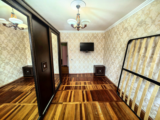 Продам двухкомнатную (2-комн.) квартиру, Тарчокова ул, 54кВ, Нальчик г