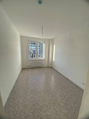 Продам трехкомнатную (3-комн.) квартиру, Лесников ул, 51, Красноярск г