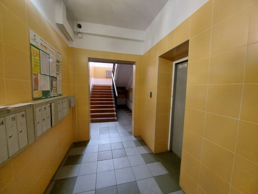 Продам трехкомнатную (3-комн.) квартиру, Ивана Франко ул, 26, Иркутск г
